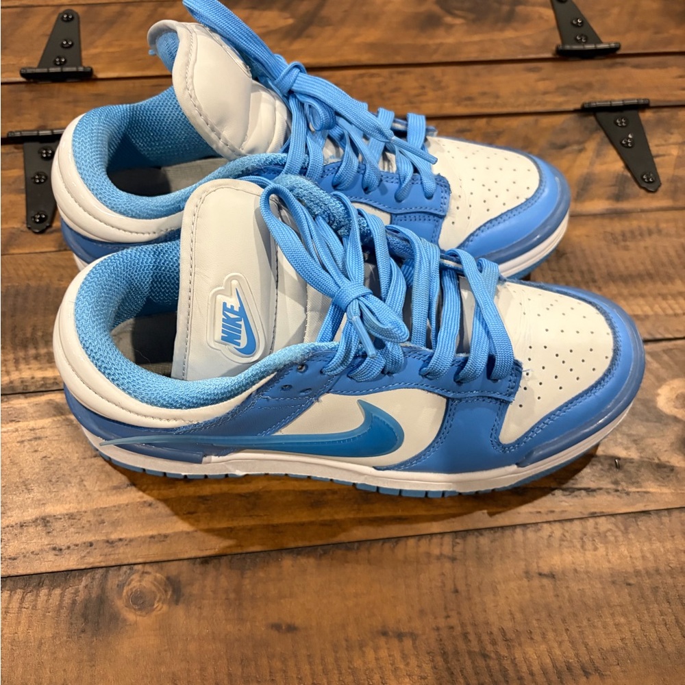 Nike Kids/Woman’s Sneakers in Blue and White size 6.5 woman’s